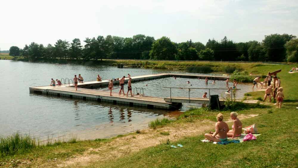 エストニアの湖水浴