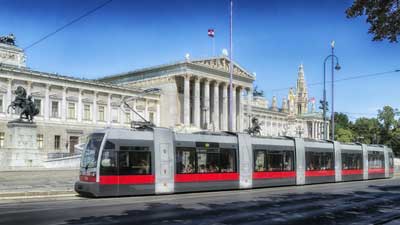 ウィーン市内を走る路面電車