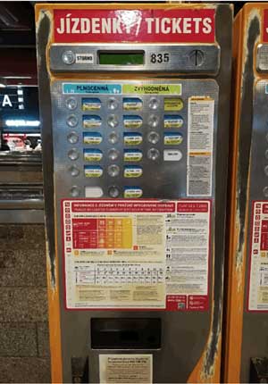 プラハのメトロの券売機