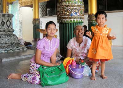 ミャンマーの女性