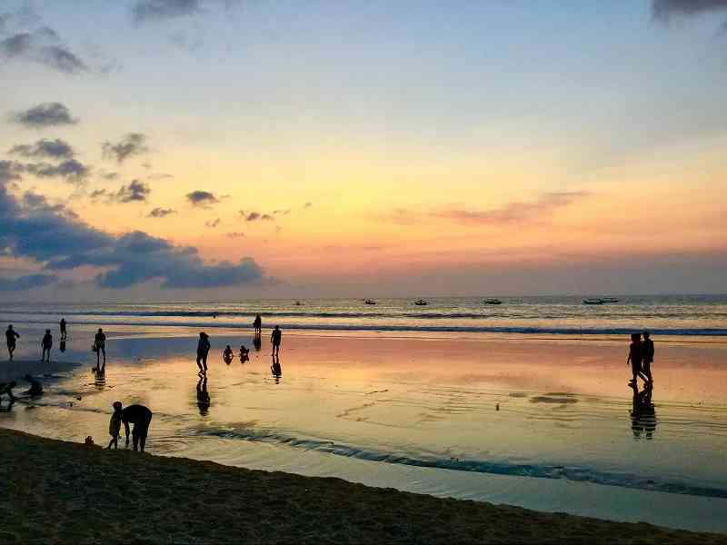 インドネシア ジンバランビーチ