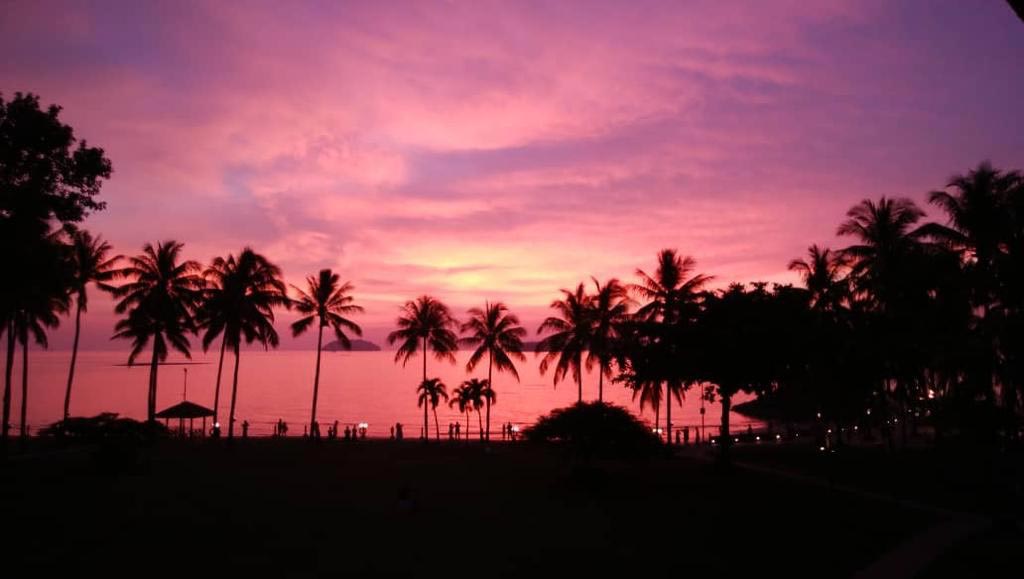 コタキナバルの島の夕日