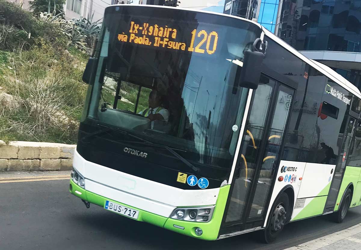 マルタのバス