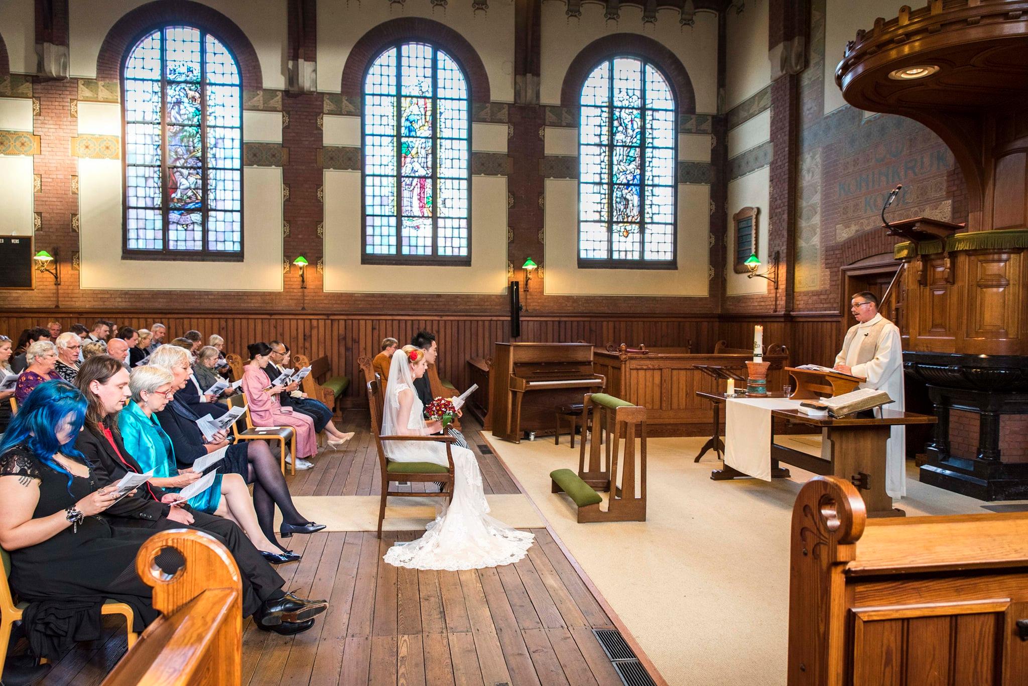オランダの教会での結婚式。ドルドレヒトにあるこの教会、オランダで最初に同性婚を認めたことで有名らしい。