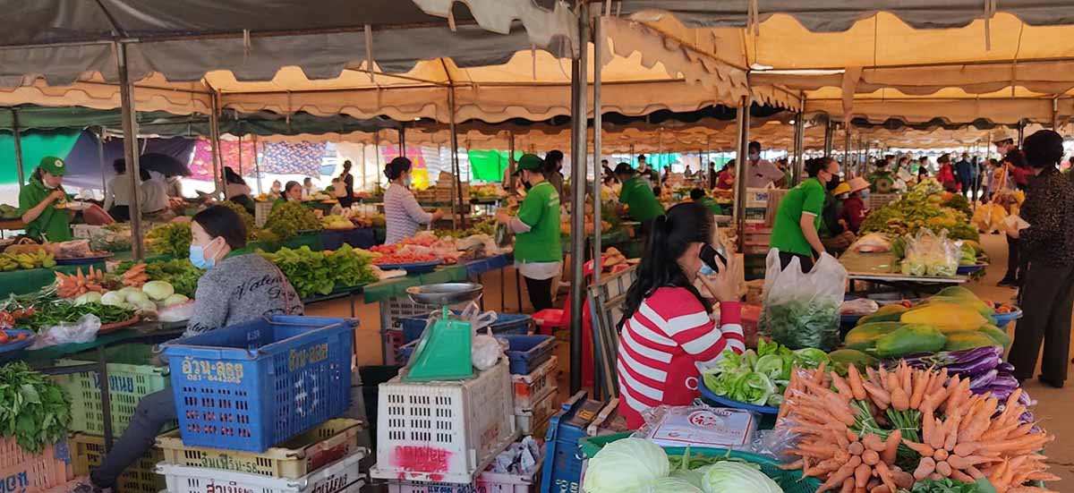野菜市場の風景